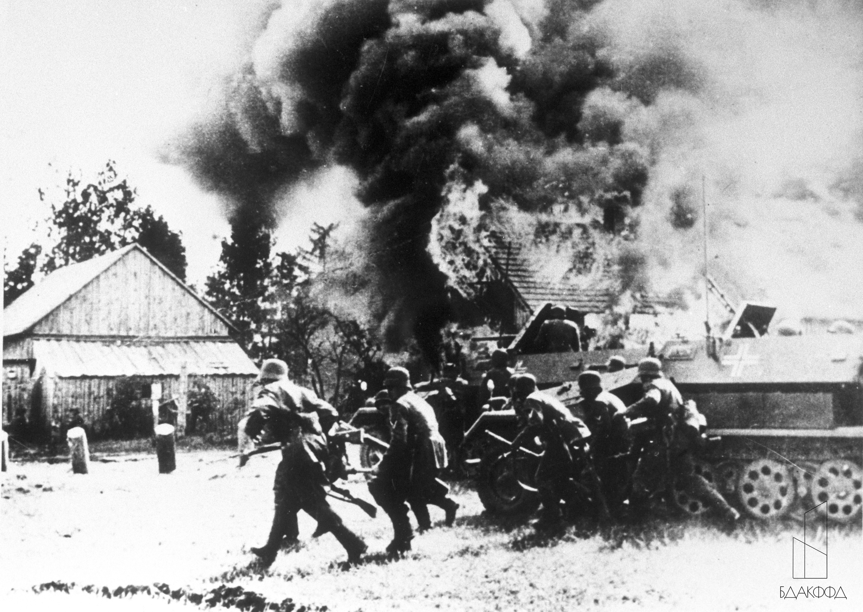 Уничтожение хатыни. Хатынь Беларусь 1943.