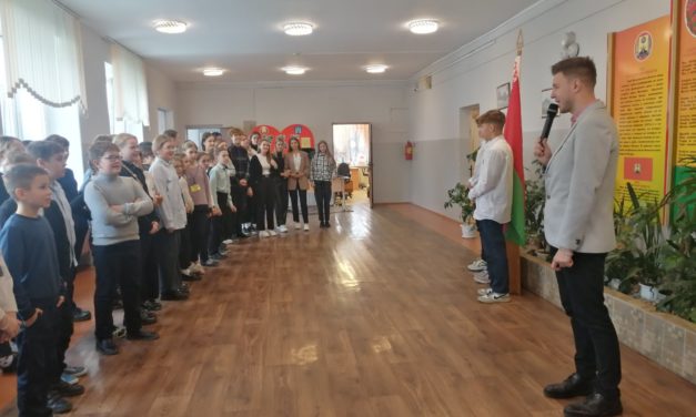 Торжественные линейки посвященные началу второй учебной четверти