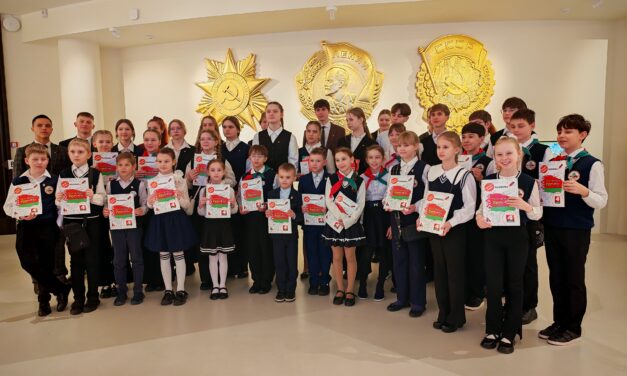 Церемония вступления в ряды общественных организаций