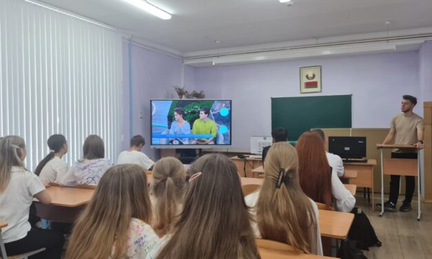 Активная гражданская позиция — выбор сильной молодёжи: майский «ШАГ» в СШ №15